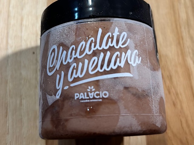 Helado de chocolate y avellana