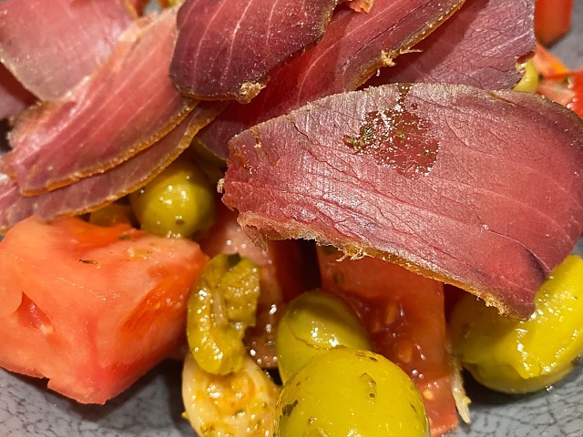 (Mojama)-tomaten-olijvensalade