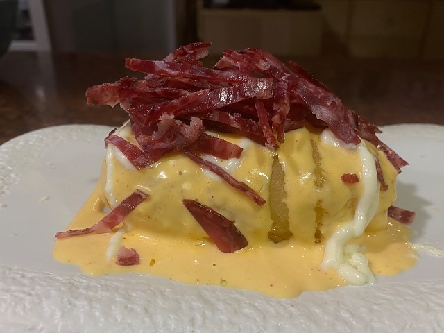 Patates Ali oli amb rodanxes de saltxixó ibèric